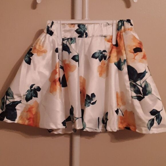 TODDLER GIRL FLORAL SKIRT 5T - Picture 1 of 4